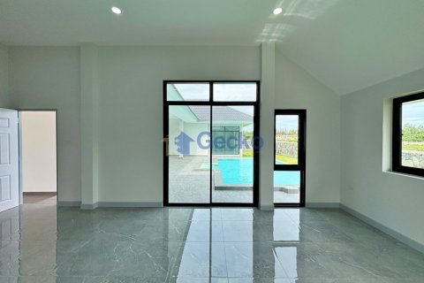 House in Pattaya, Thailand 3 bedrooms № 209309 - photo 15