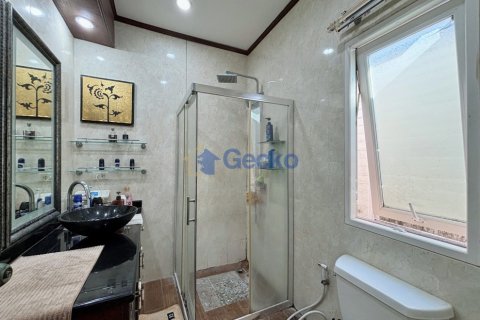 House in Pattaya, Thailand 2 bedrooms № 209315 - photo 16