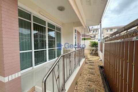 House in Pattaya, Thailand 3 bedrooms № 209313 - photo 17