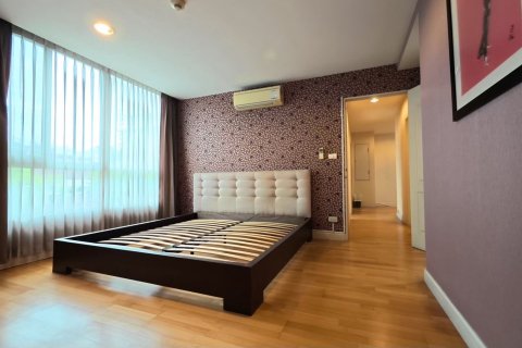 Кондоминиум с 2 спальнями в Кхлонг Сане, Бангкок, Таиланд № 158050 - фото 5