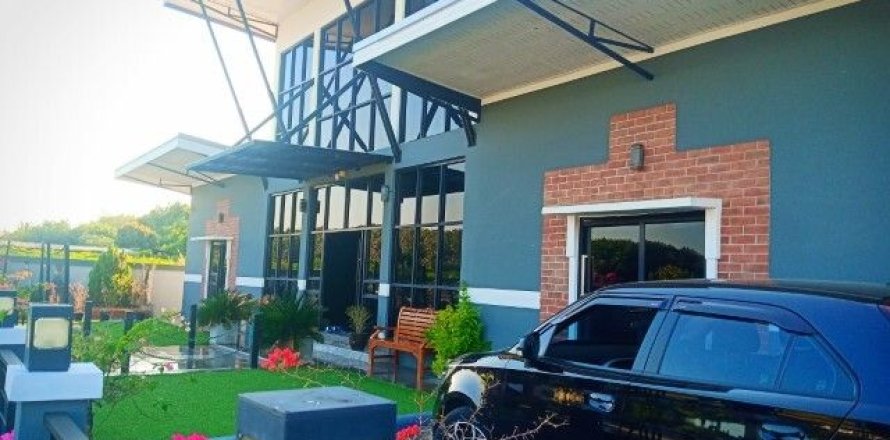 Maison à Buriram, Thaïlande 4 chambres № 148278