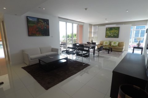 Кондоминиум с 3 спальнями в Бангкоке, Таиланд № 144099 - фото 2