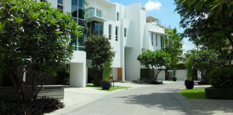 Maison à Sathon, Bangkok, Thaïlande 4 chambres № 144100