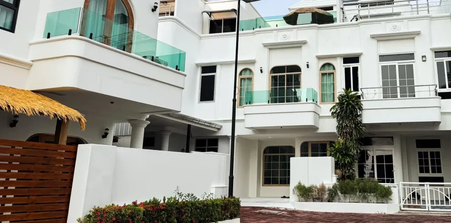 Maison à Pattaya, Thaïlande 3 chambres № 155636