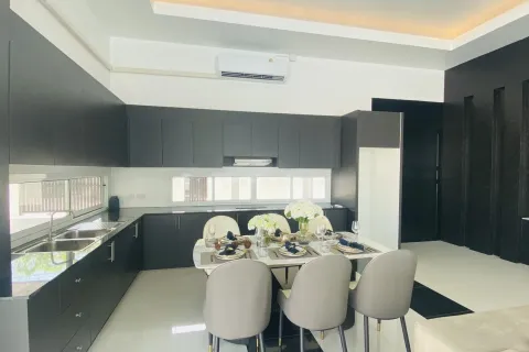 Maison à Pattaya, Thaïlande 4 chambres № 155632 - photo 15