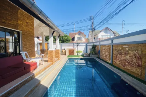 Maison à Pattaya, Thaïlande 5 chambres № 155631 - photo 4