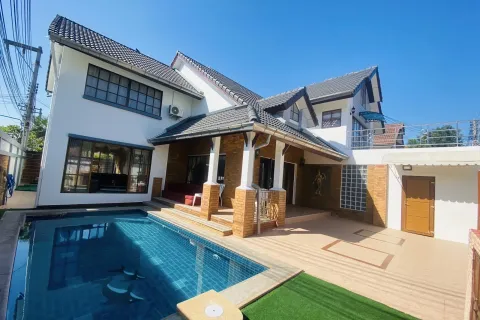 Maison à Pattaya, Thaïlande 5 chambres № 155631 - photo 2