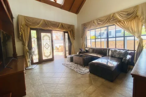 Maison à Pattaya, Thaïlande 5 chambres № 155631 - photo 20