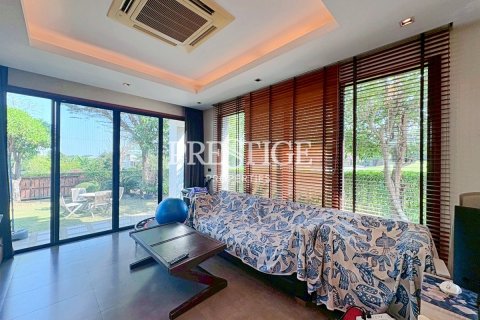 House in Bang Phli Yai, Thailand 4 bedrooms № 197727 - photo 4