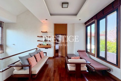 House in Bang Phli Yai, Thailand 4 bedrooms № 197727 - photo 11