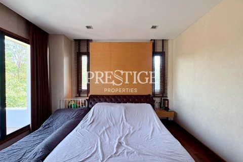 House in Bang Phli Yai, Thailand 4 bedrooms № 197727 - photo 14
