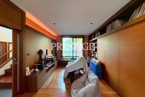 House in Bang Phli Yai, Thailand 4 bedrooms № 197727 - photo 25