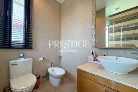 House in Bang Phli Yai, Thailand 4 bedrooms № 197727 - photo 24
