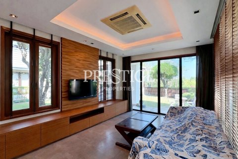 House in Bang Phli Yai, Thailand 4 bedrooms № 197727 - photo 5