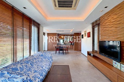 House in Bang Phli Yai, Thailand 4 bedrooms № 197727 - photo 3