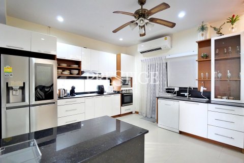 บ้านในพัทยา, ประเทศไทย 6 ห้องนอน № 197726 - รูปถ่าย 10