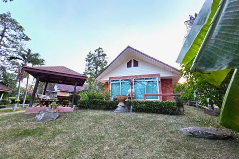 House in Saraburi, Thailand 3 bedrooms № 156702 - photo 1