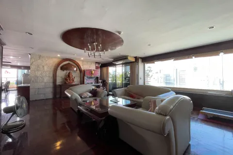 Condo in Watthana, Bangkok, Thailand, 3 bedrooms  № 156703