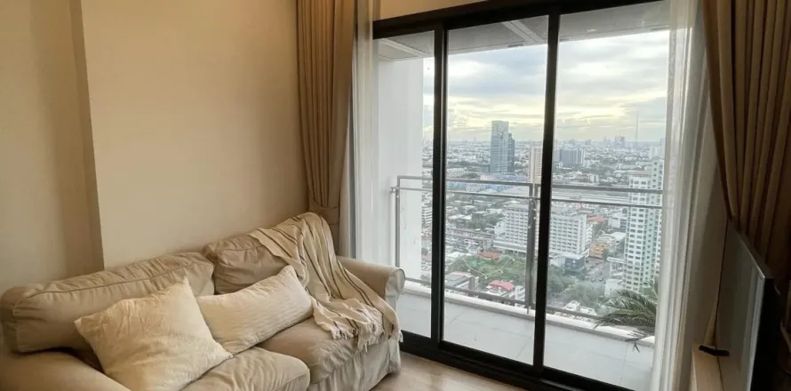 Studio in the Condo in Phaya Thai, Bangkok, Thailand  № 148568