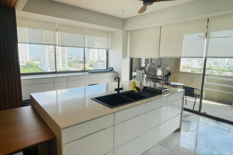 Condo in Watthana, Bangkok, Thailand, 4 bedrooms  № 133627 - photo 5