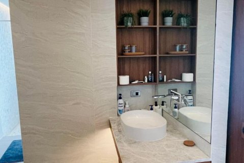 Condo in Watthana, Bangkok, Thailand, 4 bedrooms  № 133627 - photo 19