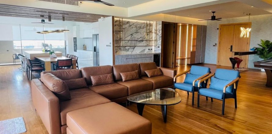 Condo in Watthana, Bangkok, Thailand, 4 bedrooms  № 133627