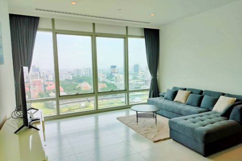 Condo in Pathum Wan, Bangkok, Thailand, 2 bedrooms  № 133632 - photo 1