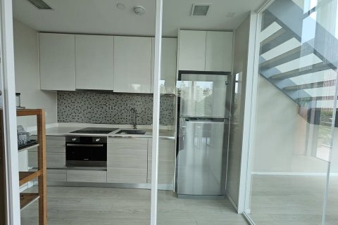 Кондоминиум с 2 спальнями в Бангкоке, Таиланд № 133626 - фото 5