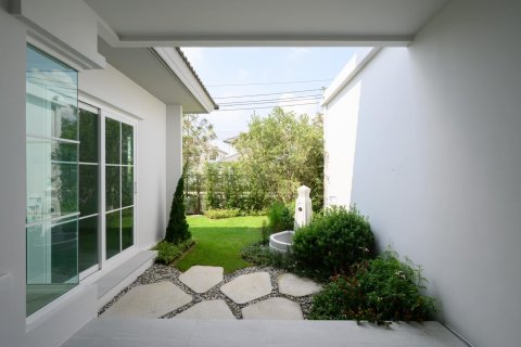 Villa in Bang Phli Yai, Thailand 4 bedrooms № 133631 - photo 2