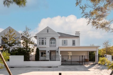 Villa in Bang Phli Yai, Thailand 4 bedrooms № 133631 - photo 1