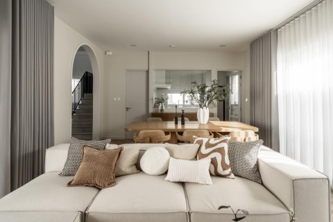 Villa in Bang Phli Yai, Thailand 4 bedrooms № 133631 - photo 13