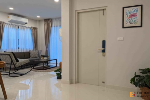 House in Bangkok, Thailand 4 bedrooms № 190303