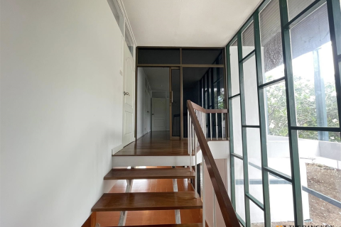 Maison à Bangkok, Thaïlande 6 chambres № 190302