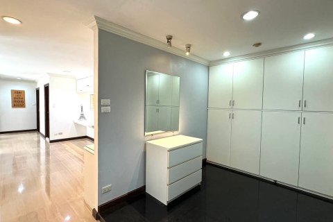 Condo à Watthana, Bangkok, Thaïlande, 3 chambres  № 171079 - photo 3