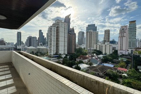 Condo à Watthana, Bangkok, Thaïlande, 3 chambres  № 171079 - photo 17