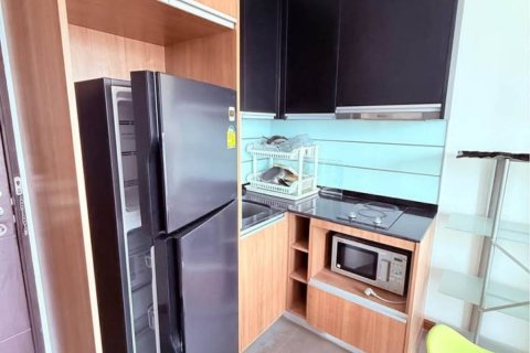 Condo in Bangkok, Thailand, 1 bedroom  № 151004 - photo 3