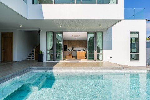 Villa in Phuket, Thailand 4 bedrooms № 161920 - photo 4