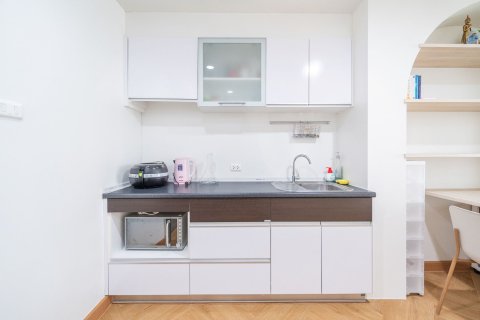 Studio dans le Condo à Huai Khwang, Bangkok, Thaïlande  № 171584 - photo 13