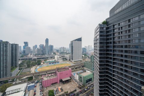 Studio dans le Condo à Huai Khwang, Bangkok, Thaïlande  № 171584 - photo 12
