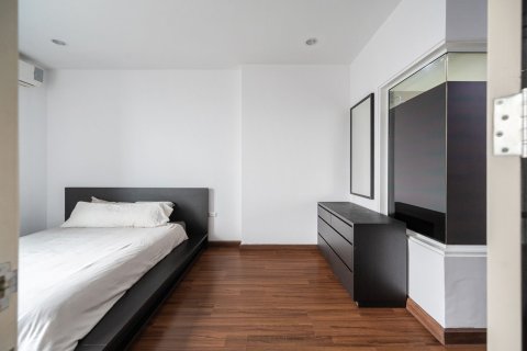 Studio dans le Condo à Huai Khwang, Bangkok, Thaïlande  № 171584 - photo 10