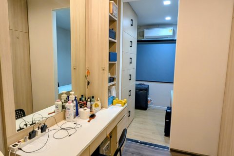 House in Bang Kaeo, Thailand 4 bedrooms № 171582 - photo 12