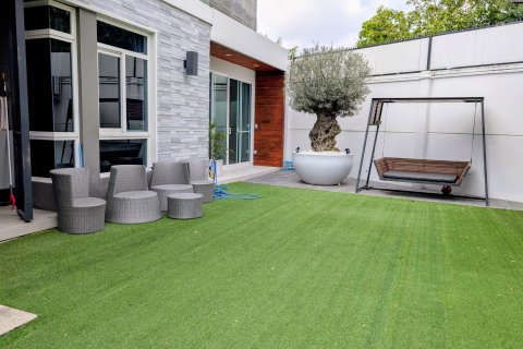 House in Bang Kaeo, Thailand 4 bedrooms № 171582 - photo 8