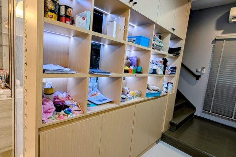 House in Bang Kaeo, Thailand 4 bedrooms № 171582 - photo 13