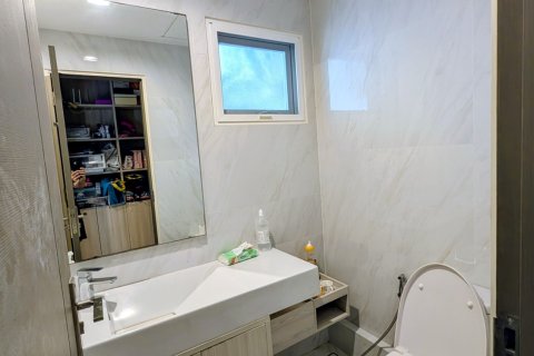 House in Bang Kaeo, Thailand 4 bedrooms № 171582 - photo 17