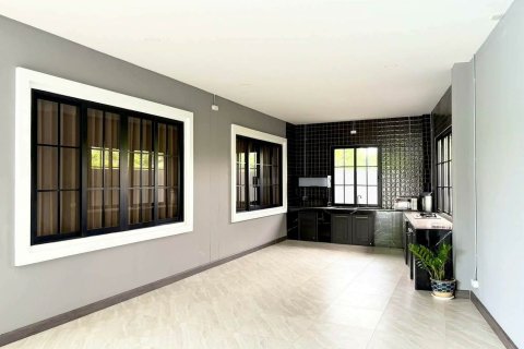 Villa in San Sai, Thailand 4 bedrooms № 171581 - photo 20