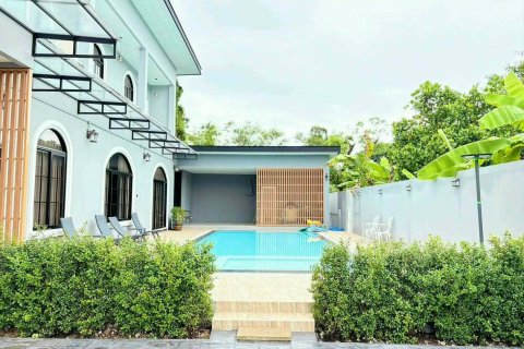 Villa in San Sai, Thailand 4 bedrooms № 171581 - photo 9