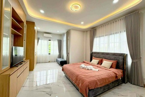 Villa in San Sai, Thailand 4 bedrooms № 171581 - photo 10
