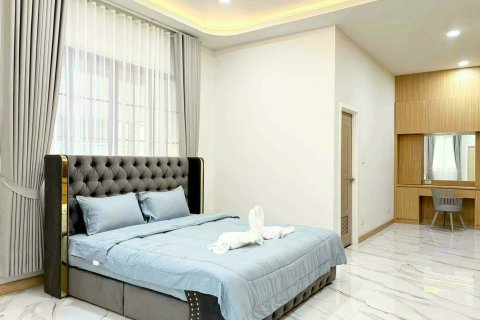 Villa in San Sai, Thailand 4 bedrooms № 171581 - photo 3