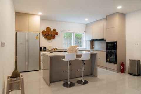 Villa in Ko Samui, Thailand 4 bedrooms № 171583 - photo 23