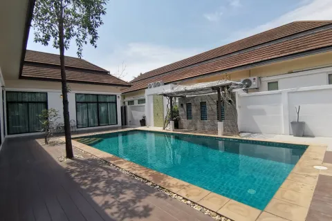 Villa in Pattaya, Thailand 7 bedrooms № 162139 - photo 2